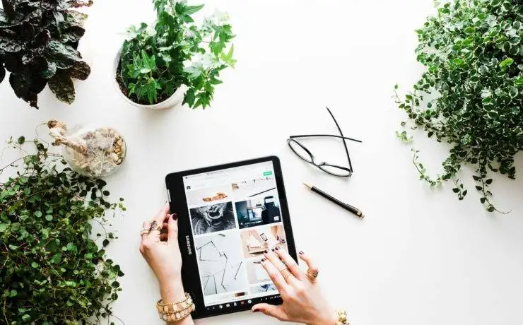 Factors Influencing Online Purchases 3 Factors Influencing Online Purchases