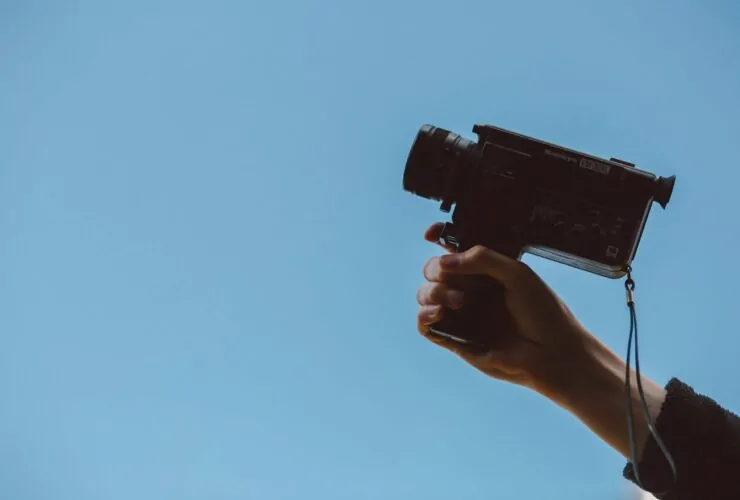 Vlogging vs Blogging – Which is More Effective in Driving Website Traffic?